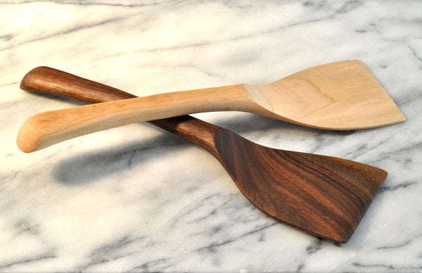 https://mastro.co/cdn/shop/products/Mastro-Company-Everyday-Hand-Carved-Long-Wooden-Spatula-2_600x.jpg?v=1531333381